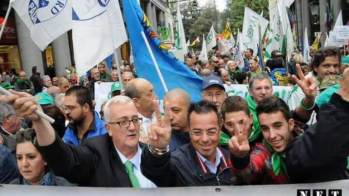 Lega Nord в Турине протест против иммиграции Borghesio
