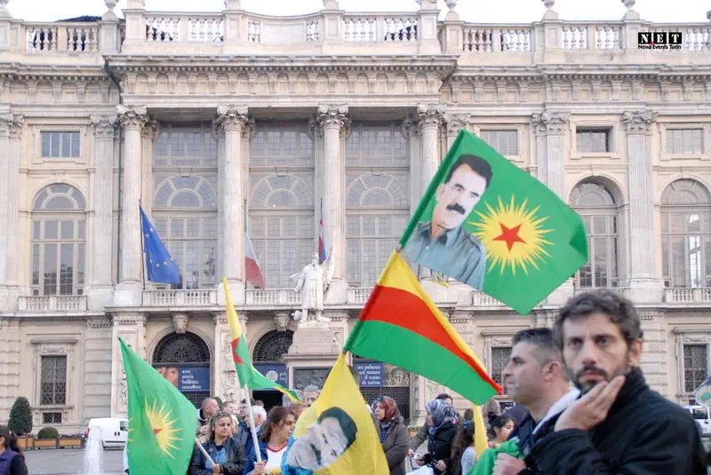 Манифестация курдов в Италии Турин Курдистан Kurdi Torino Italia против Эрдогана