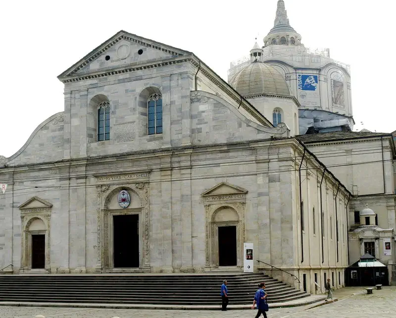 Церковь в которой лежит Туринская плащаница Кафедральный собор Турина