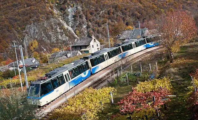 И как финиш, две конечные станции: город Domodossola на итальянской стороне, 