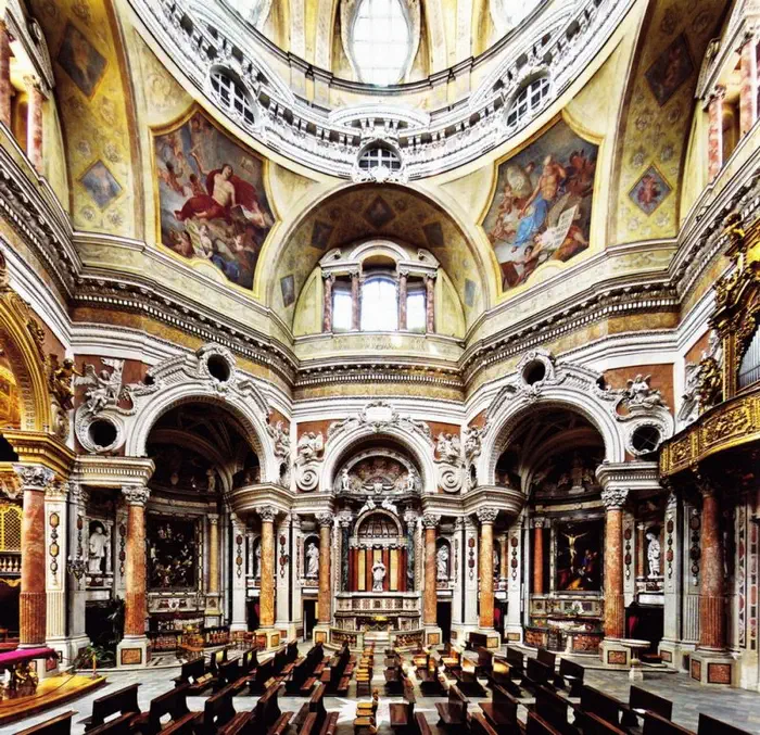Церковь святого Лоренцо в Турине достопримечательности