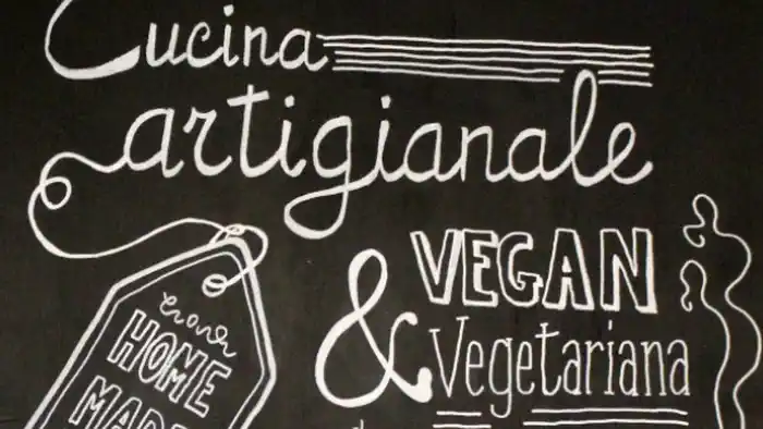 Articiocc: вегетарианская и веганская еда в центре Турина