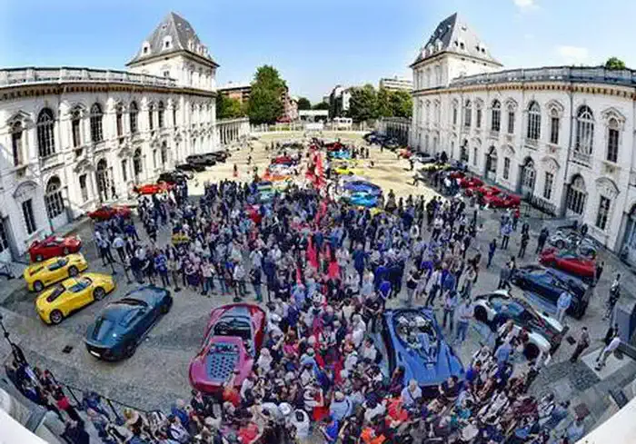 Турин – Неделя Autolook на площади Сан-Карло которая превратится в музей под открытым небом для автолюбителей