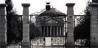 Мавзолей Белы Розин Сокровище Неоклассики и Истории Мавзолей Белы Розин