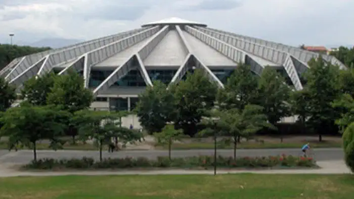Спортивный центр Руффини представляет собой многофункциональное сооружение, занимающее площадь около 5000 м2