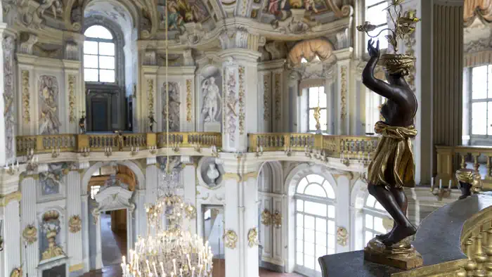Возвращение экскурсий в Турине Охотничьего дворца Ступиниджи: Откройте Секретные Пространства с ПАСПАРТУ
