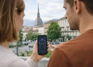5G и 4G интернет в Турине: покрытие, скорость, тарифы и как выбрать лучший вариант 5G и 4G интернет в Турине: покрытие и скорость связи Современный городской сюжет без текста: человек проверяет скорость мобильного интернета на смартфоне на фоне улицы Турина