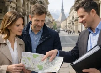 Турин — столица Пьемонта: гид для туристов и переезжающих (жизнь, работа, районы, недвижимость) Турин - столица Пьемонта: прогулка по центру и жизнь в городе Дневная городская сцена в центре Турина, ощущение спокойной европейской столицы региона, акцент на прогулку, архитектуру и практичную жизнь.