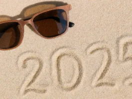 Туристы на пляже Италии летом 2025 – отдых подорожал, но спрос остается высоким