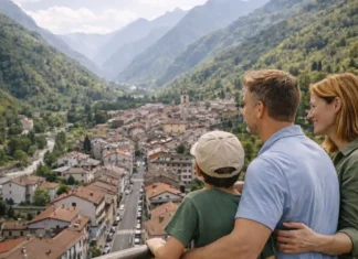 Череc (Ceres), Пьемонт: жизнь в горах рядом с Турином и как выбрать недвижимость Ceres в Пьемонте - вид на горный городок и долину Валь-ди-Ланцо вид на Ceres в Пьемонте в мягком дневном свете: горный городок, долина, аккуратные дома и спокойная атмосфера жизни рядом с Турином