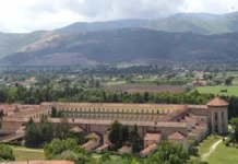 Чертоза Падула: самый большой монастырь Италии (Certosa di Padula) Чертоза Падула в Кампании самый большой монастырь Италии (UNESCO)