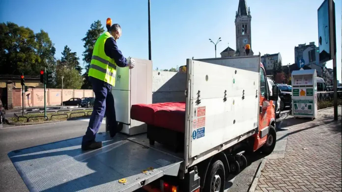 kuda-vyvozit-musor-v-turine Карта Турина с отмеченными эко-центрами AMIAT, адресами и зонами приёма различных видов отходов: мебель, техника, строймусор, RAEE.