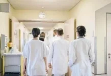 Флоренция: 10 врачей заполняли очереди фейковыми пациентами, чтобы меньше работать — расследование NAS Италия Флоренция расследование полиции в госпитале фейковые очереди