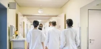 Флоренция: 10 врачей заполняли очереди фейковыми пациентами, чтобы меньше работать — расследование NAS Италия Флоренция расследование полиции в госпитале фейковые очереди