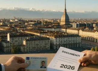 Пакт о миграции в ЕС: 2026 — год внедрения. Что это значит для русскоязычных в Италии Пакт о миграции в ЕС внедрение в 2026. Италия, Турин Светлое редакционное фото: вид на Турин и контур карты ЕС, намёк на пограничный контроль и документы.