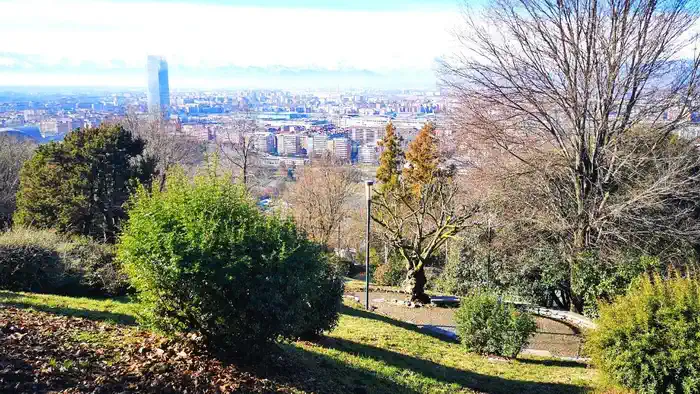 315 metri di altezza, nella zona di Cavoretto sulla collina di Torino, si trova il Parco Europa