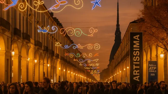 События в Турине в ноябре 2025 Artissima, Luci d’Artista, ATP Finals Ночной Турин с огнями Luci d’Artista, на заднем плане Mole Antonelliana, внизу подписи главных событий месяца