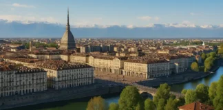 Турин Пьемонт Италия: путеводитель по столице региона для туристов Панорама Турина и Альп — вид на город и горы в регионе Пьемонт Италия реалистичная панорама Турина с видом на исторический центр, реку По и заснеженные вершины Альп на горизонте. Съёмка при мягком дневном свете, ясно видны Моле Антонеллиана, зелёные парки и плотная городская застройка