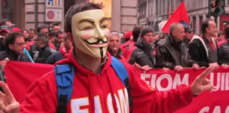 Забастовка Alenia Aeronautica в Турине 27 октября 2011: почему рабочие вышли на улицы, фото и видео Забастовка рабочих авиационного завода в Турине, городская улица и колонна участников