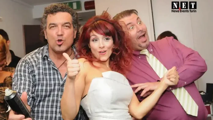 moda-2014-turin Мода 2014 в Турине - подиум, гости и огни ночного города модного вечера в Турине 2014 года с подиумом, моделями и зрителями на фоне исторического интерьера