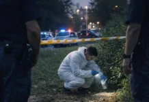 Полицейский в гражданке застрелил 28-летнего марокканца в Милане. Что известно на этот час и почему дело стало резонансным Милан, Рогоредо: полиция на месте расследования после выстрела в зелёной зоне ограждённая лента, криминалисты и патрульные машины на расстоянии