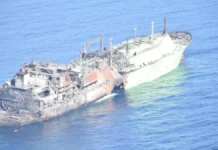 Российский газовоз дрейфует между Лампедузой, Линозой и Мальтой: почему история Arctic Metagaz стала проблемой для Италии Повреждённый газовоз Arctic Metagaz в Сицилийском канале между Мальтой и Лампедузой