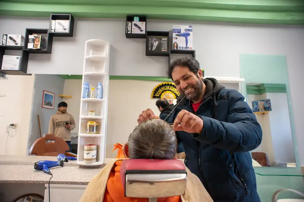 Жители гетто в одном из домов Италии