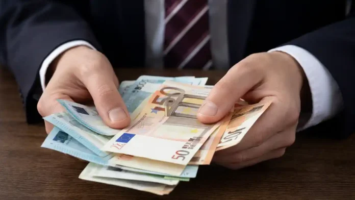 повышение зарплат в Италии в 2026 году для работников школы и университетов