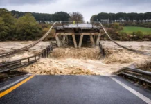 В Италии обрушился мост и наводнение: эвакуации в Молизе и сбои транспорта обрушение моста в Молизе Италия после сильных дождей и наводнения
